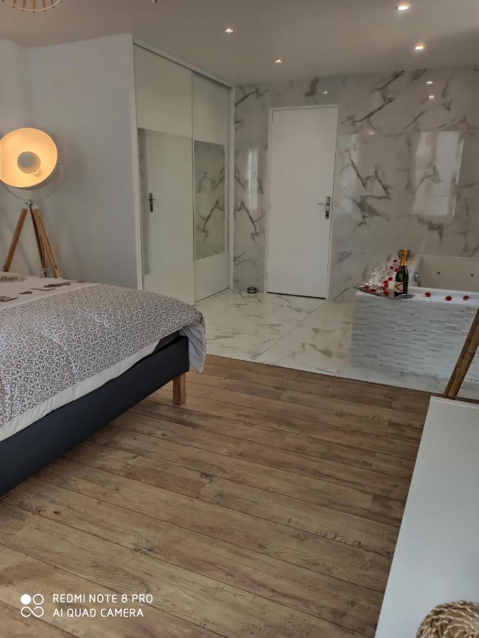 Triplex 110 M2 Centre Historique Avec Jacuzzi Dinan 아파트 외부 사진