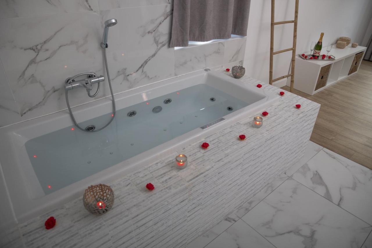 Triplex 110 M2 Centre Historique Avec Jacuzzi Dinan 아파트 외부 사진